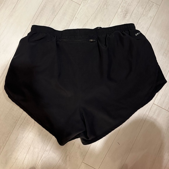 Nike dri-fit running shorts - Picture 2 of 3